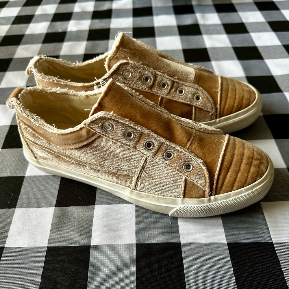 Corkys Tan Sneakers Casual Low-Top Slip-On